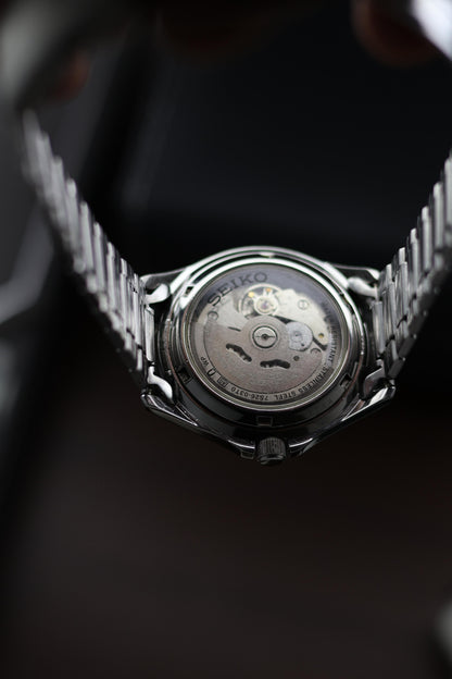Seiko 5 Silver Dial with Glass Back - Automatic Vintage Watch (Pre Owned) - A411