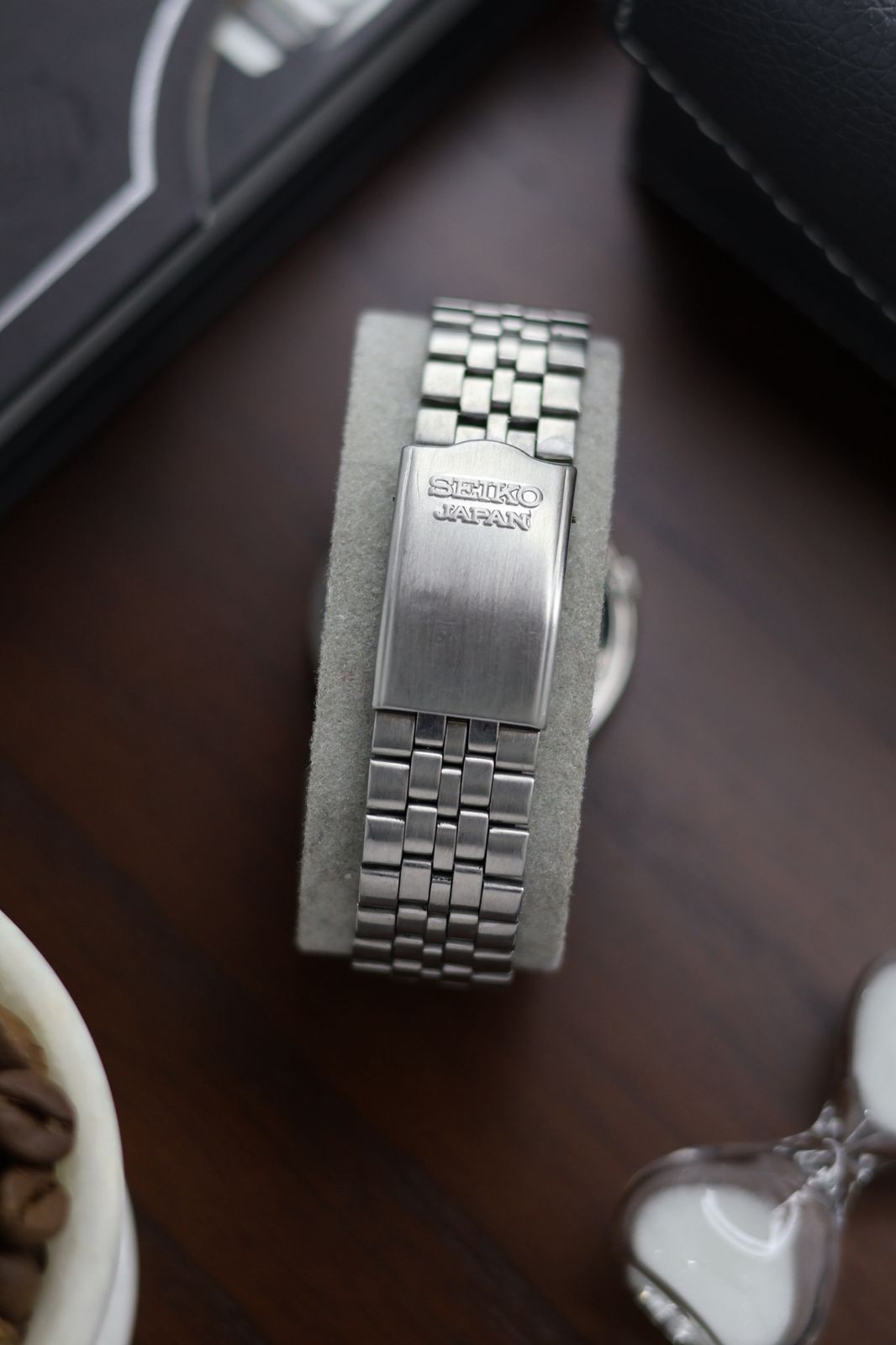 (Super Rare) 1980 Seiko 5 Silver Motif Dial - Automatic Vintage Watch (Pre Owned) - SE317