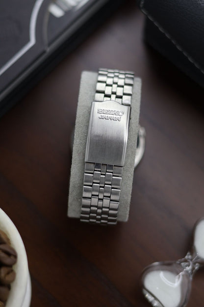 (Super Rare) 1980 Seiko 5 Silver Motif Dial - Automatic Vintage Watch (Pre Owned) - SE317