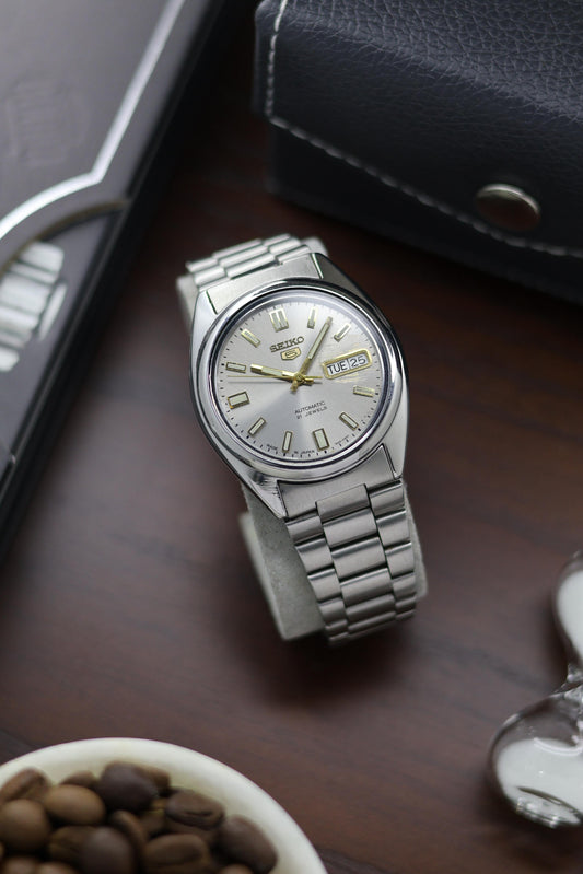 (Super Rare) Seiko 5 SNXS75 Grey Sunburst Dial with Glass Back - Automatic Vintage Watch (Pre Owned) - A158