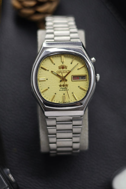 (Super Rare) Orient Tri-Star Crystal Champagne Micro Snakeskin Pattern TV Dial - Automatic Vintage Watch (Pre Owned) - SE553