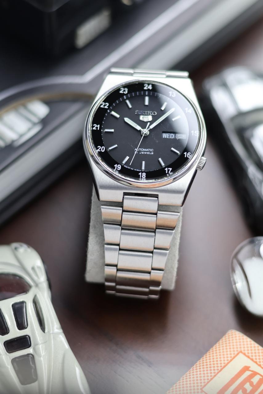 Seiko 5 SNXM19 Railway Time Black Dial with Glass Back - Automatic Vintage Watch (Pre Owned) - SE541