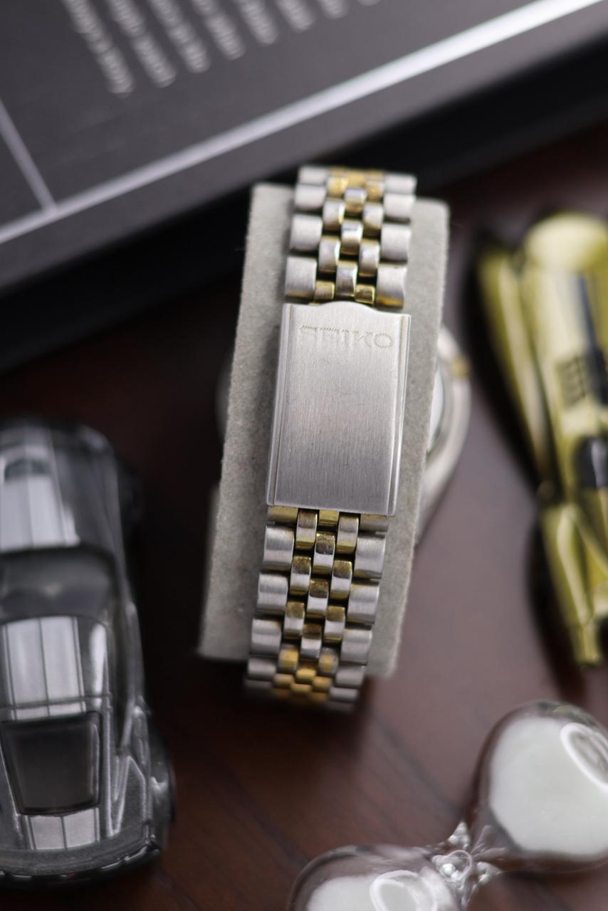 (Super Rare) Seiko 5 SNXJ92 Gold Dial with Fluted Bezel, Two Tone Jubilee Bracelet & Glass Back - Automatic Vintage Watch (Pre Owned) - SE421