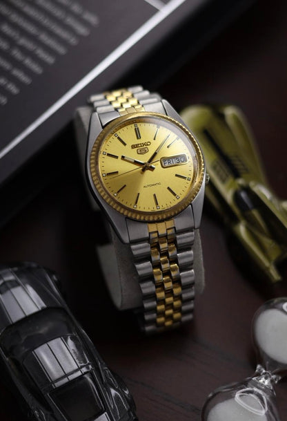 (Super Rare) Seiko 5 SNXJ92 Gold Dial with Fluted Bezel, Two Tone Jubilee Bracelet & Glass Back - Automatic Vintage Watch (Pre Owned) - SE421