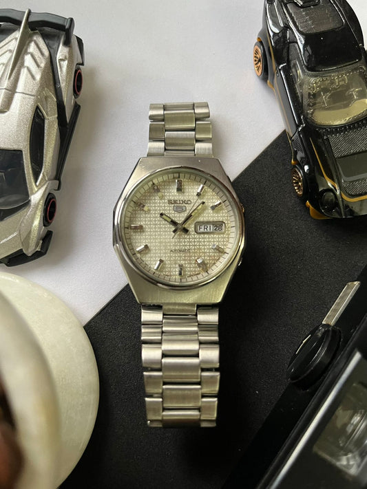 1982 Seiko 5 White Textured Dial (Pre Owned) - #W22