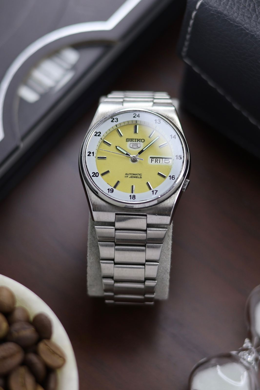 (Super Rare) 1986 Seiko 5 Railway Time Lume Dial - Automatic Vintage Watch (Pre Owned) - SE431