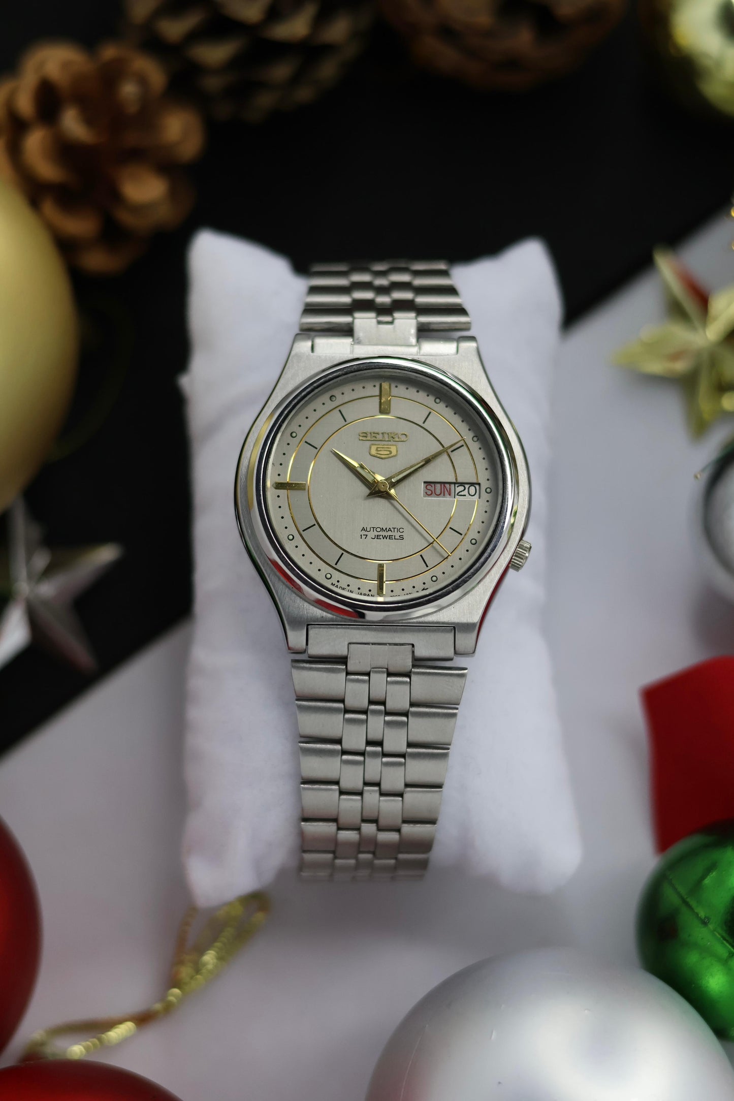 (Super Rare) 1988 Seiko 5 Grey Motif Dial with Glass Back (Pre Owned)