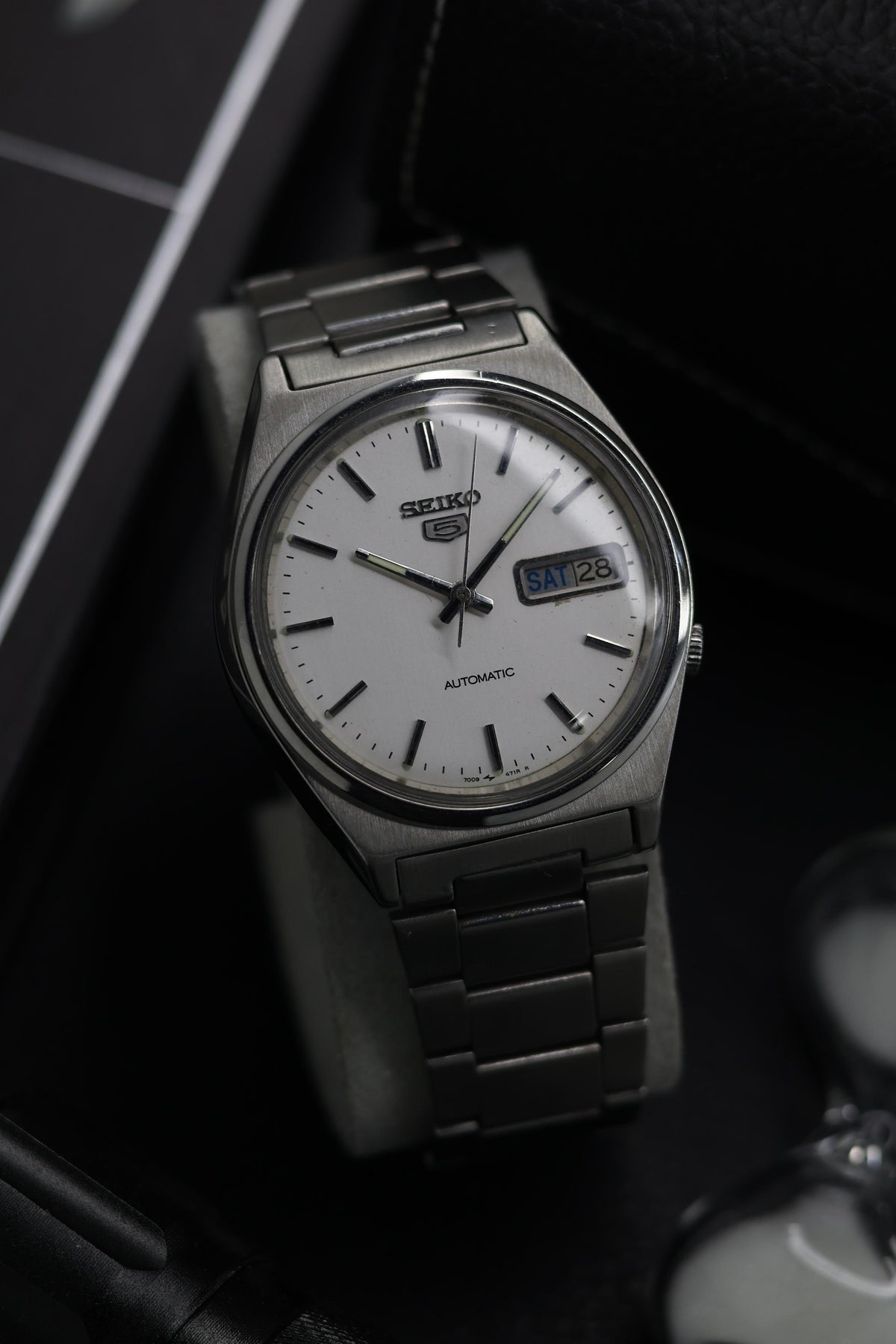 (Super Rare) 1988 Seiko 5 White Dial - Automatic Vintage Watch (Pre Owned) - SE842