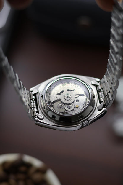 (Super Rare) Seiko 5 Silver Motif Dial with Glass Back - Automatic Vintage Watch (Pre Owned) - A266