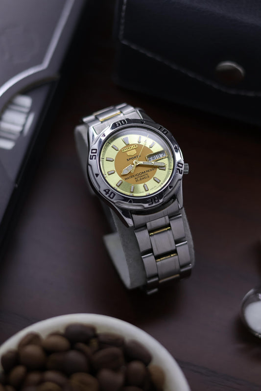 (Super Rare) Seiko 5 Sports Diver 100M Yellow Motif Dial with Glass Back and Rotating Bezel - Automatic Vintage Watch (Pre Owned) - A311