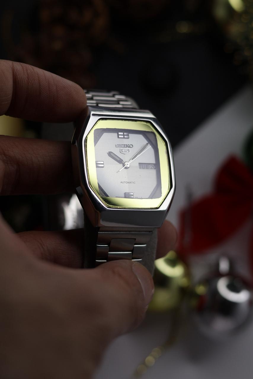 (Super Rare) 1981 Seiko 5 TV Dial - Automatic Vintage Watch (Pre Owned) - SE509