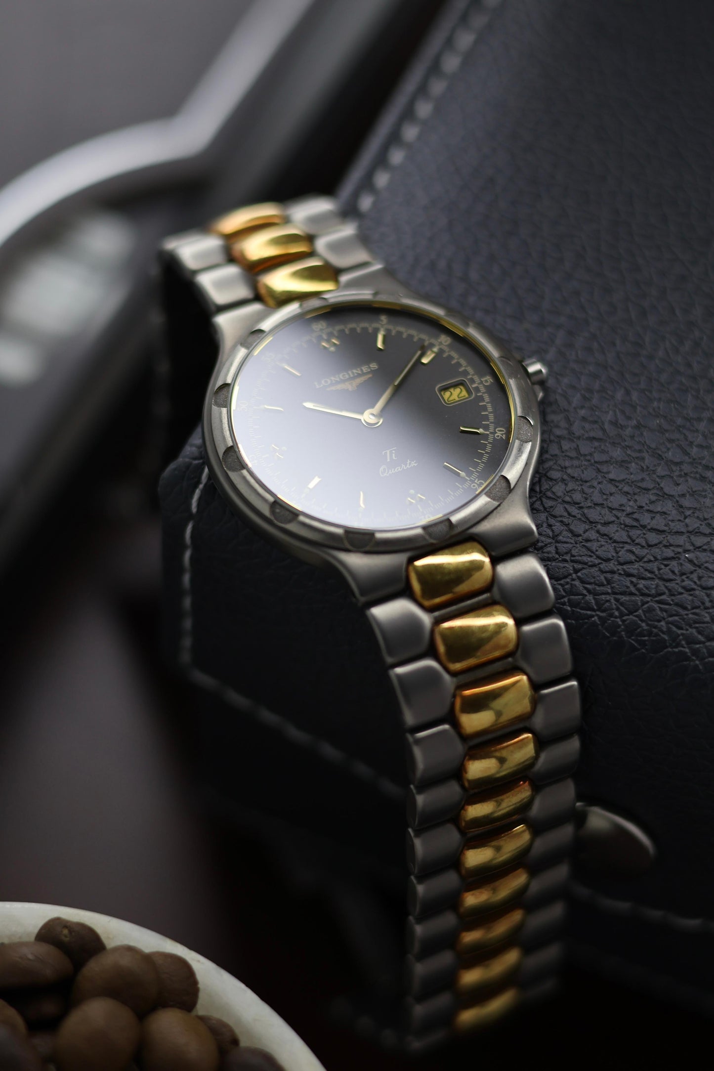 (Extremely Rare) LONGINES Conquest TITANIUM Dual Tone Grey Dial - Swiss Vintage Watch (Pre Owned) - A247