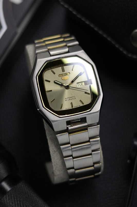 (Super Rare) 1984 Seiko 5 Sunray Grey TV Dial - Automatic Vintage Watch (Pre Owned) - SE540