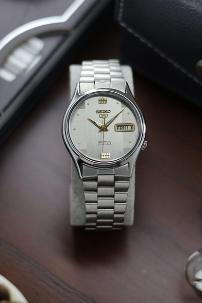 1983 Seiko 5 Silver Motif Dial - Automatic Vintage Watch (Pre Owned) - A248