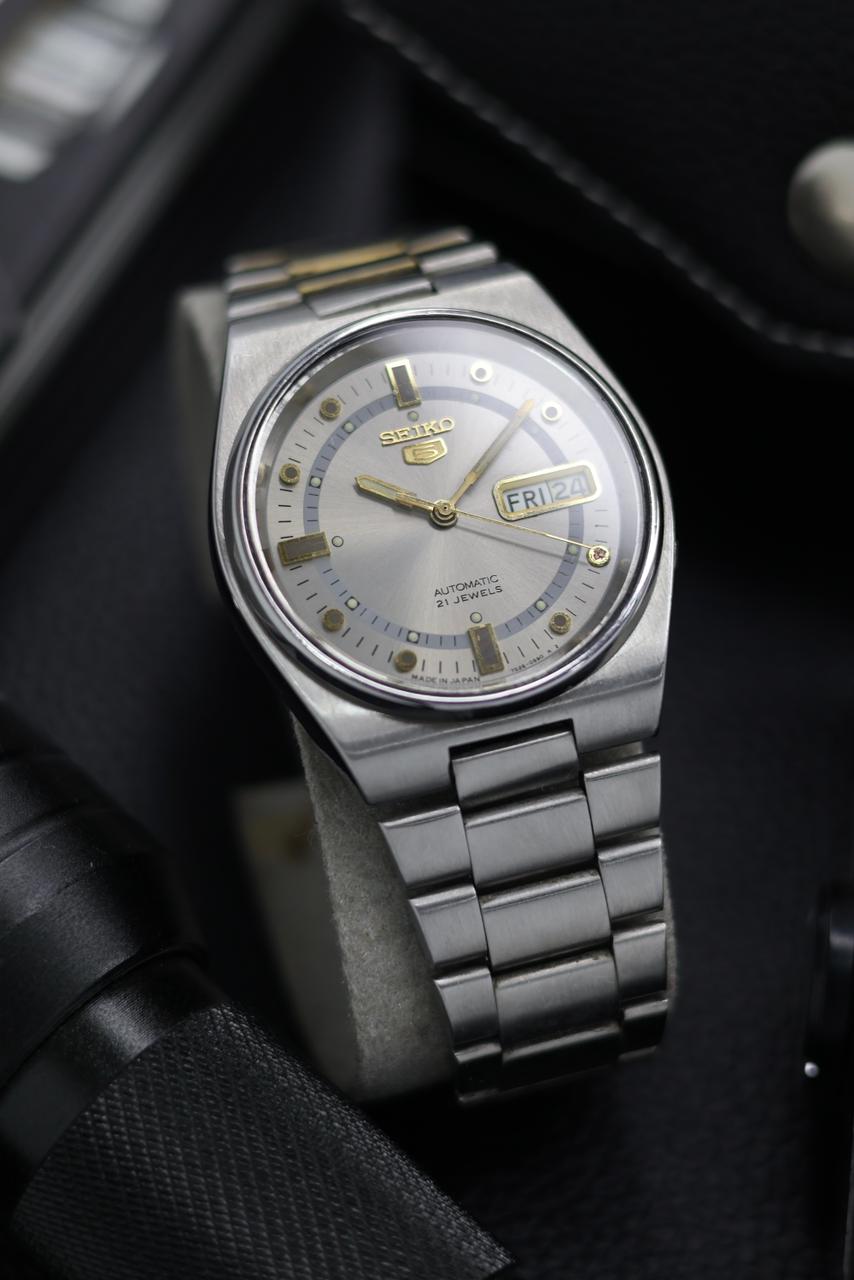 (Super Rare) 1996 Seiko 5 Silver Motif Dial - Automatic Vintage Watch (Pre Owned) - SE578
