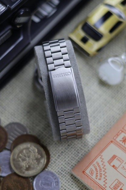Seiko 5 SNXJ79 Silver Motif Dial with Glass Back - Automatic Vintage Watch (Pre Owned) - SE502