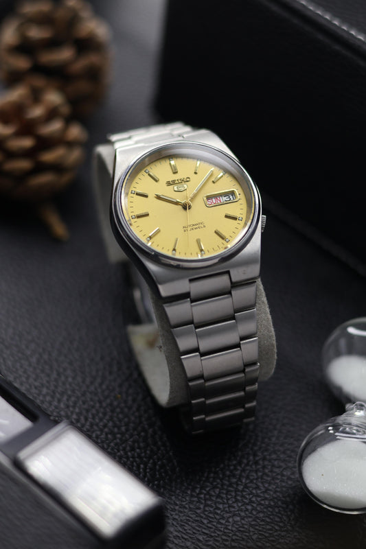 (Super Rare) Seiko 5 Yellow Dial with Glass Back - Automatic Vintage Watch (Pre Owned) - SE628