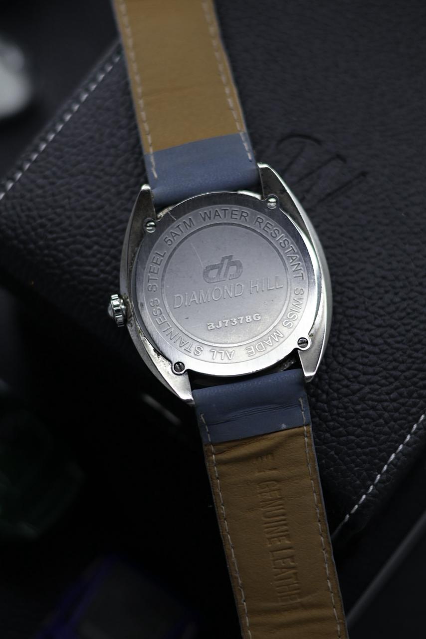 (Super Rare) Diamond Hill Swiss Mother of Pearl Dial  - Quartz Swiss Vintage Watch (Pre Owned) - SE637