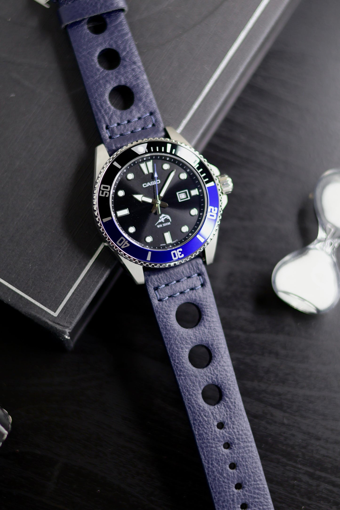PREMIUM RALLY Style Perforated Genuine Leather Watch Strap (22mm) - with FREE Strap Tool!