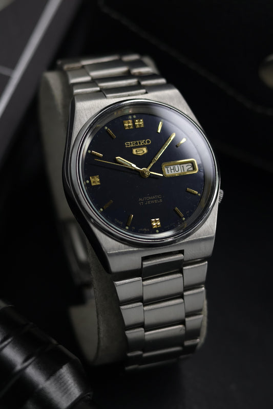 (Super Rare) 1982 Seiko 5 Navy Blue Dial - Automatic Vintage Watch (Pre Owned) - SE737