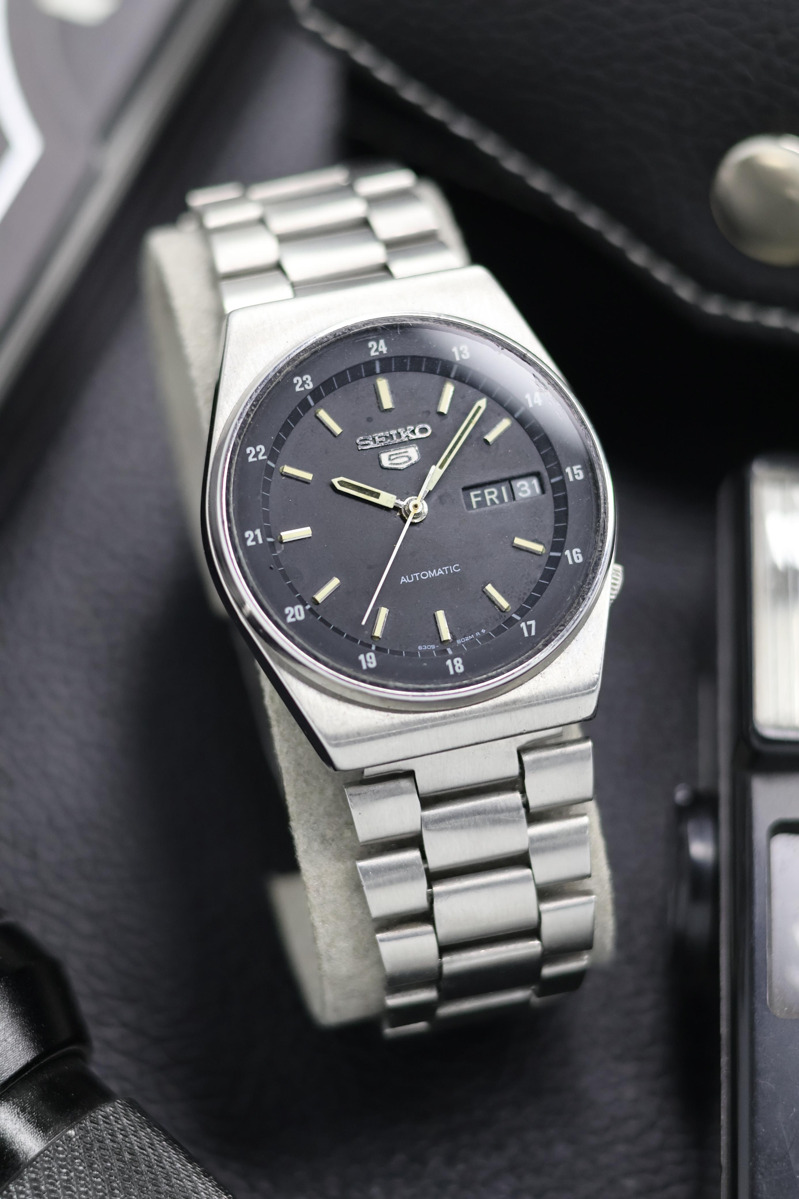 Vintage Seiko 5 White Dial with Glass Back - Automatic, Authentic