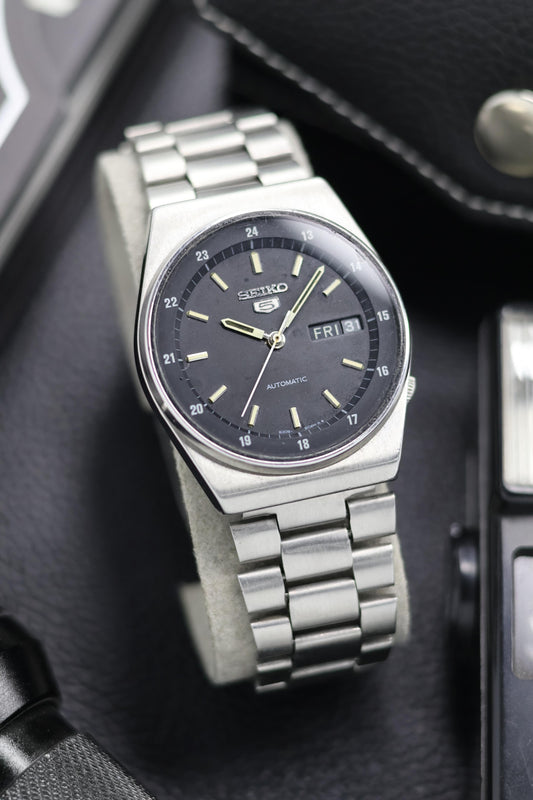 (Super Rare) 1983 Seiko 5 Railway Time Navy Blue Dial - Automatic Vintage Watch (Pre Owned) - SE494