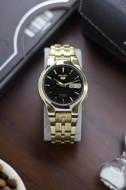 Seiko 5 Black Opaline Dial with Glass Back  - Automatic Vintage Watch (Pre Owned) - A162