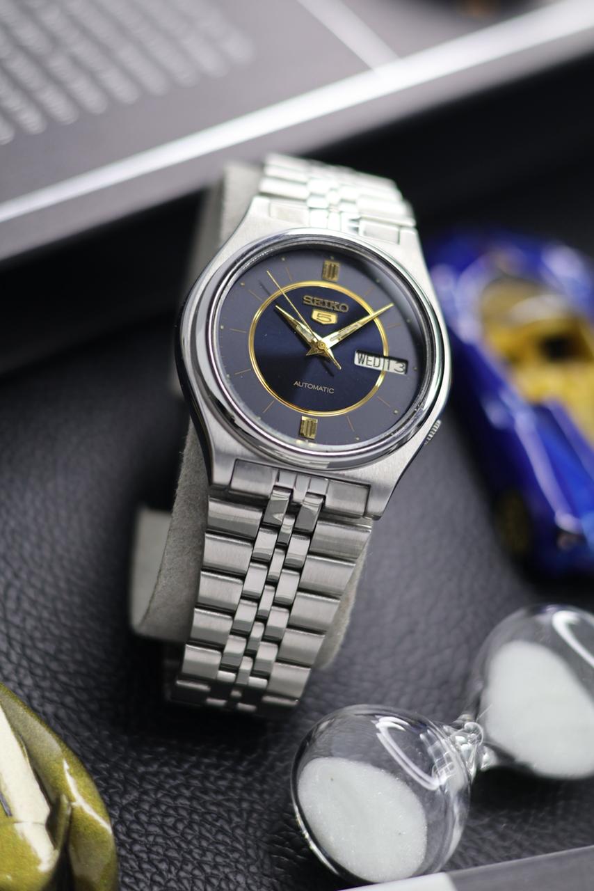 (Super Rare) 1986 Seiko 5 Blue Motif Dial - Automatic Vintage Watch (Pre Owned) - SE527