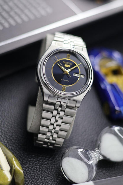 (Super Rare) 1986 Seiko 5 Blue Motif Dial - Automatic Vintage Watch (Pre Owned) - SE527