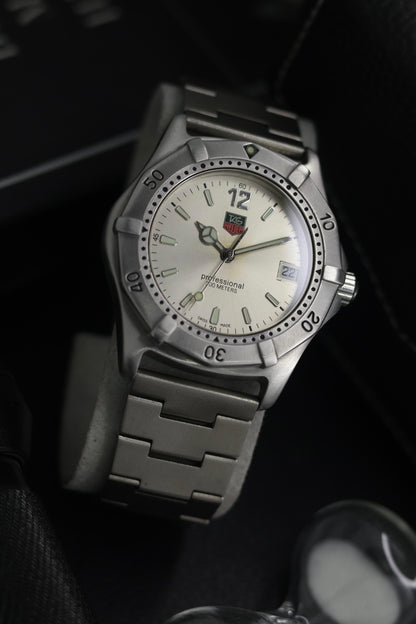 (Extremely Rare) TAG HEUER Professional 2000 Diver Silver Sunray with Mercedes Hands - Swiss Vintage Watch (Pre Owned) - SE801