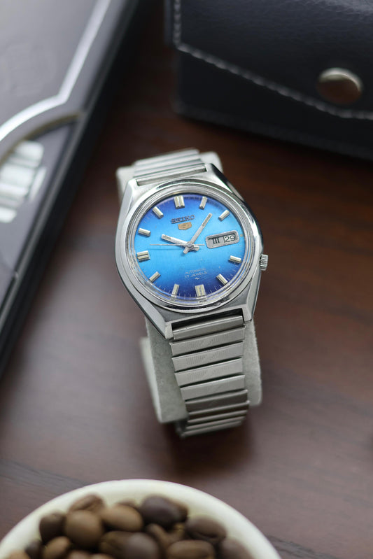 (Super Rare) 1978 Seiko 5 Blue Gradient Dial - Automatic Vintage Watch (Pre Owned) - A312