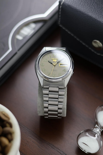(Super Rare) 1984 Seiko 5 Grey Field Dial - Automatic Vintage Watch (Pre Owned) - SE463