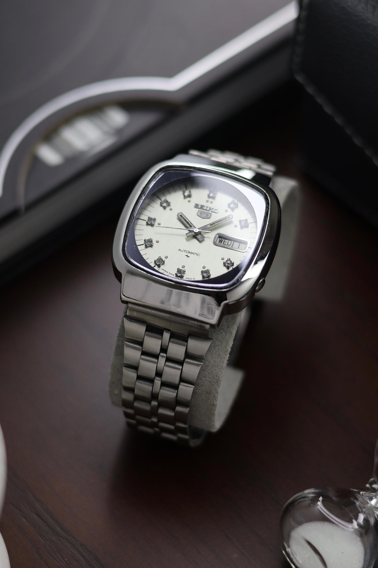 (Super Rare) 1980 Seiko 5 Silver TV Dial - Automatic Vintage Watch (Pre Owned) - A307