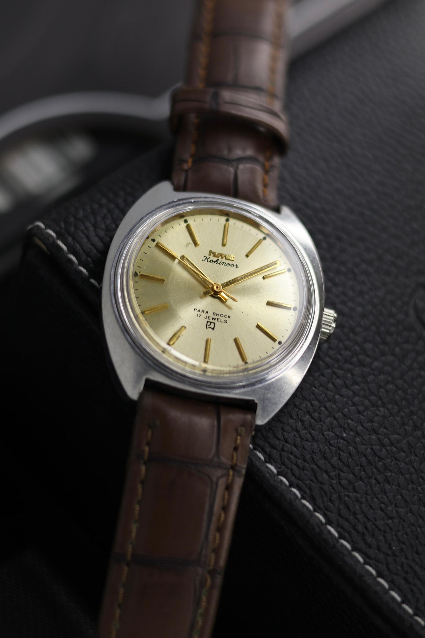 (Super Rare) Vintage HMT Kohinoor Champagne Sunray Dial - in Original Condition - Mechanical Hand Winding Watch (Pre Owned) - SE576