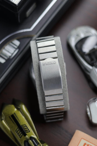 (Super Rare) 1984 Seiko 5 Silver TV Dial - Automatic Vintage Watch (Pre Owned) - SE538