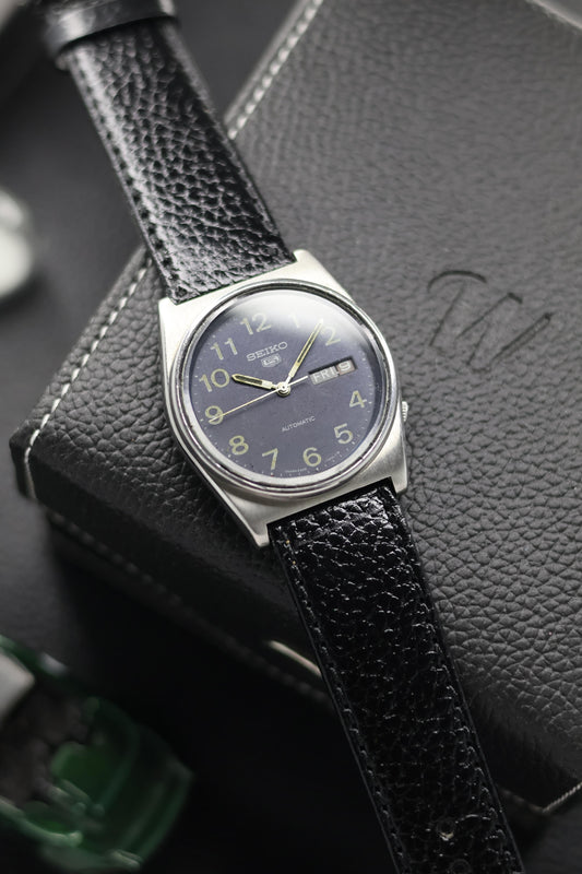 (Super Rare) 1981 Seiko 5 Navy Blue Field Dial - Automatic Vintage Watch (Pre Owned) - SE652