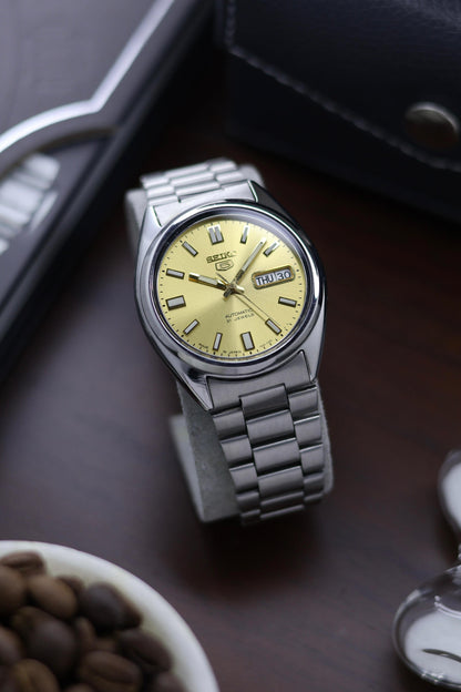 (Super Rare) Seiko 5 SNXS81 Gold Dial with Glass Back - Automatic Vintage Watch (Pre Owned) - A354