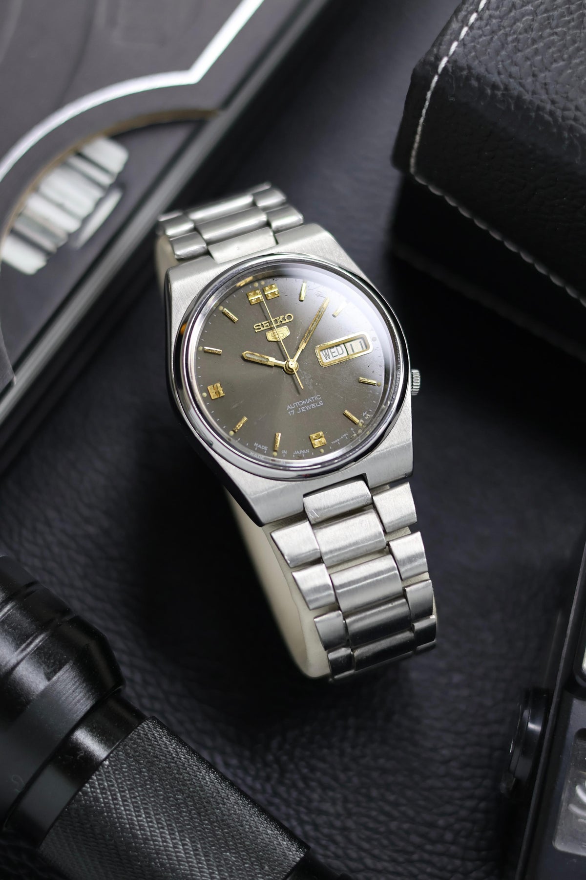 (Super Rare) 1990 Seiko 5 Sunray Dial - Automatic Vintage Watch (Pre Owned) - SE579