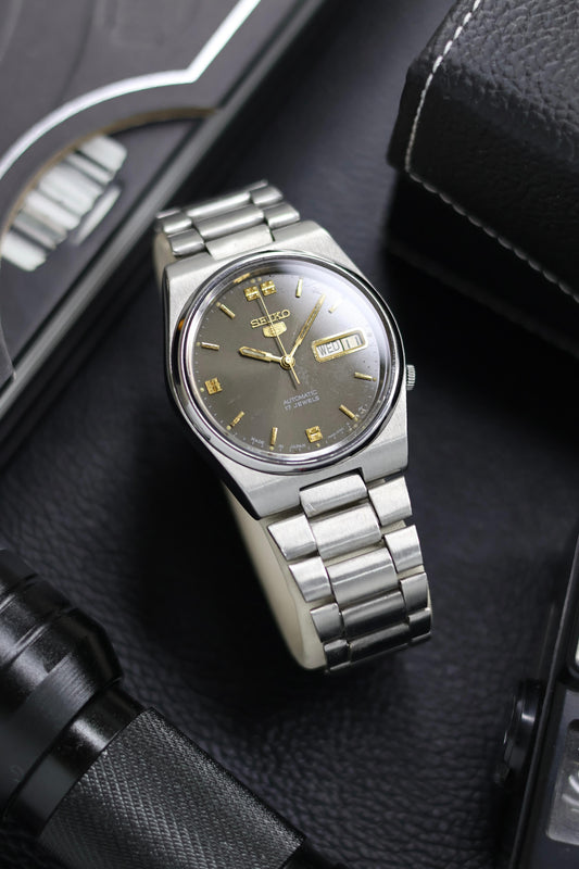 (Super Rare) 1990 Seiko 5 Sunray Dial - Automatic Vintage Watch (Pre Owned) - SE579