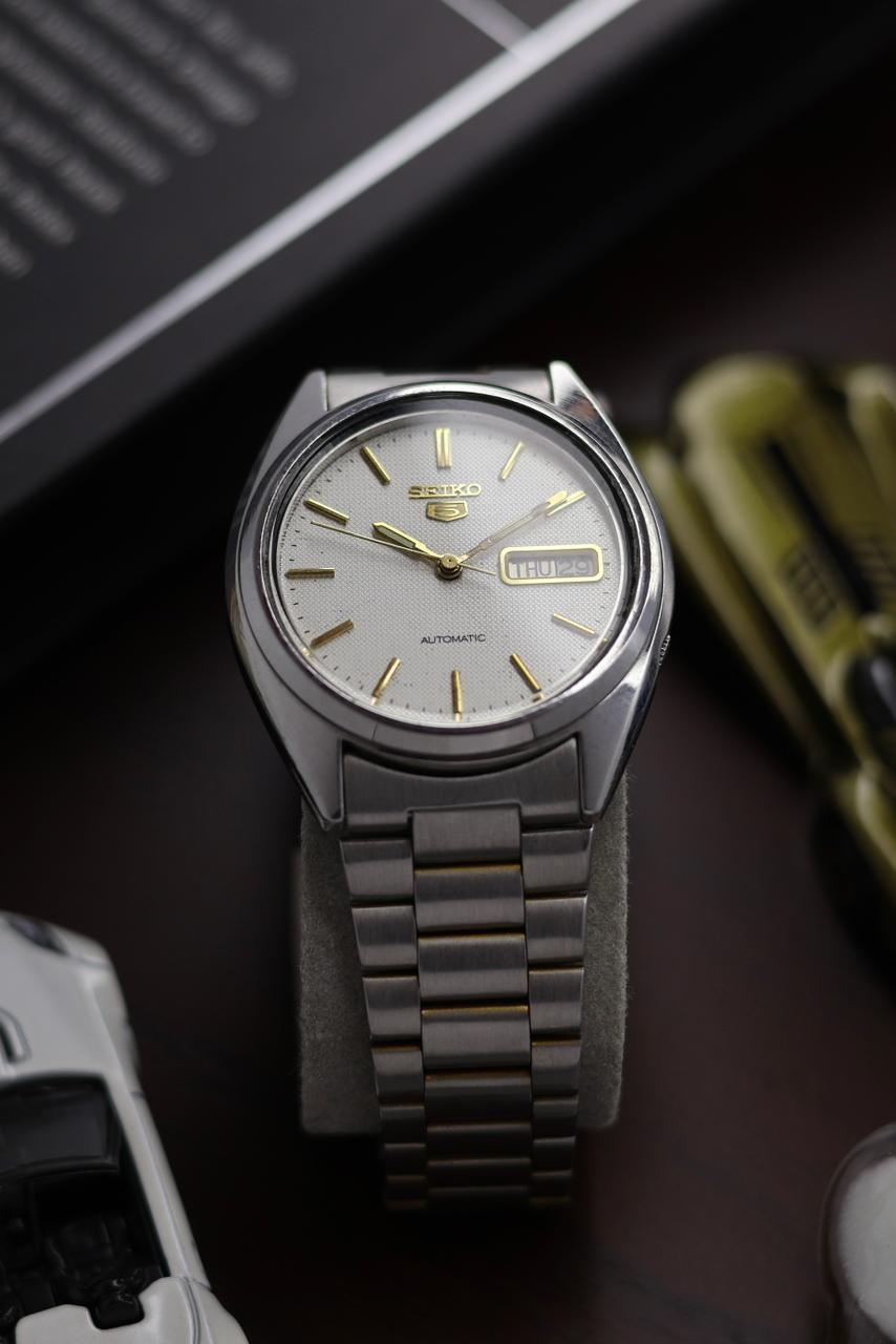 1985 Seiko 5 White Guilloche Dial - Automatic Vintage Watch (Pre Owned) - SE422