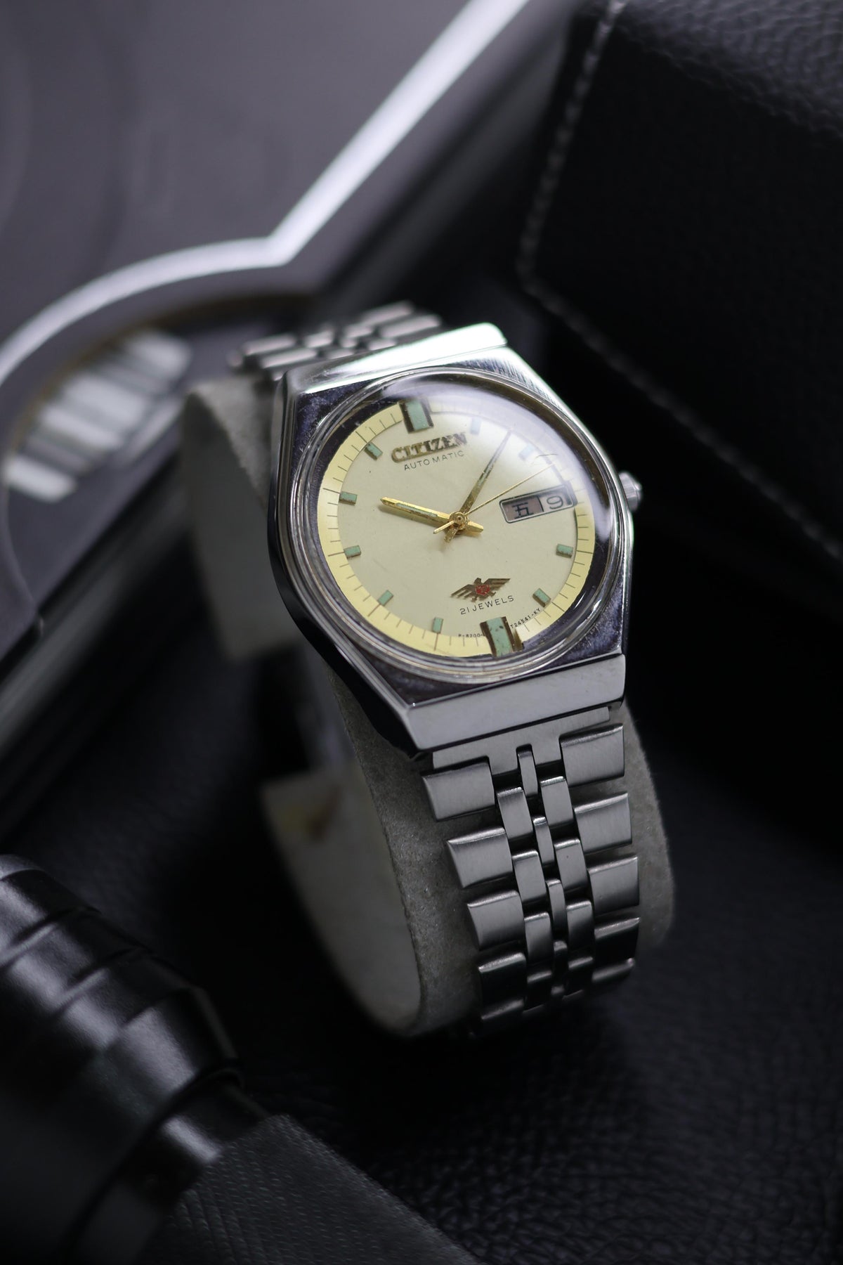 (Super Rare) Citizen Eagle 7 Champagne Dial with Kanji Datewheel - Automatic Vintage Watch (Pre Owned) - SE657