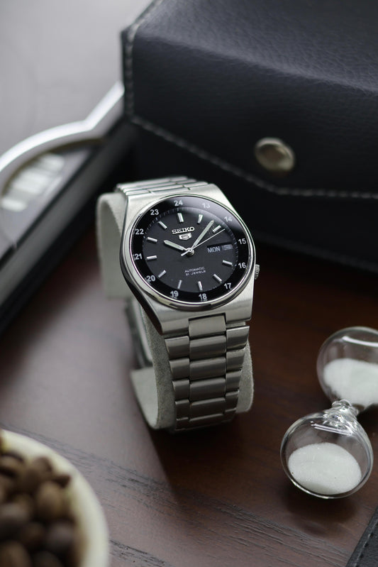 Seiko 5 Black Railway Time Dial with Glass Back  - Automatic Vintage Watch (Pre Owned) - A251