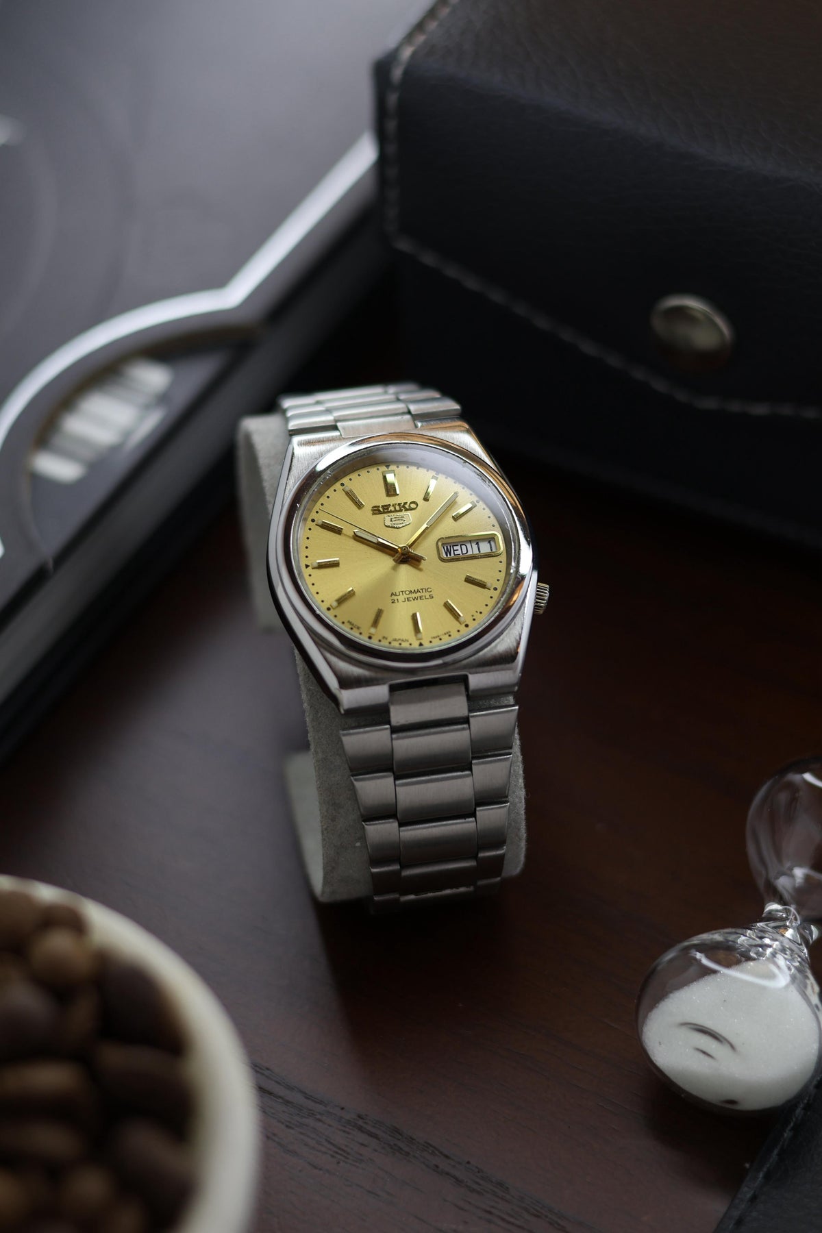 Seiko 5 Gold Sunray Dial - Automatic Vintage Watch (Pre Owned) - A271