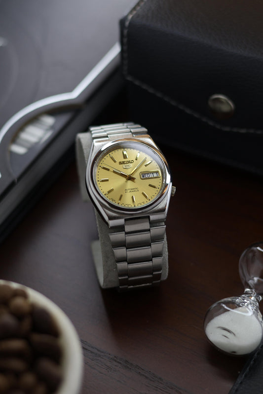 Seiko 5 Gold Sunray Dial - Automatic Vintage Watch (Pre Owned) - A271