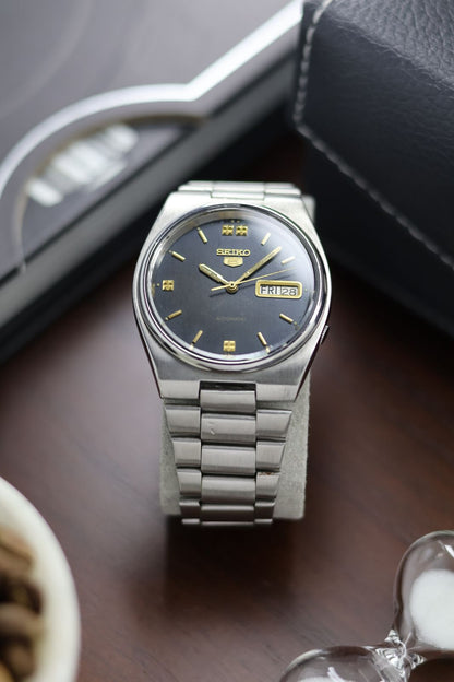 1984 Seiko 5 Black Dial - Automatic Vintage Watch (Pre Owned) - SE428
