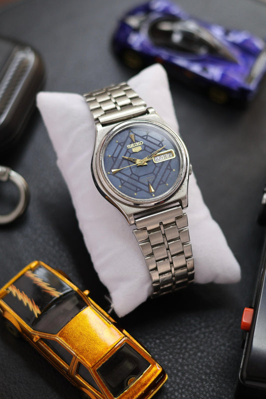 1984 Seiko 5 Blue Motif Dial (Pre Owned)