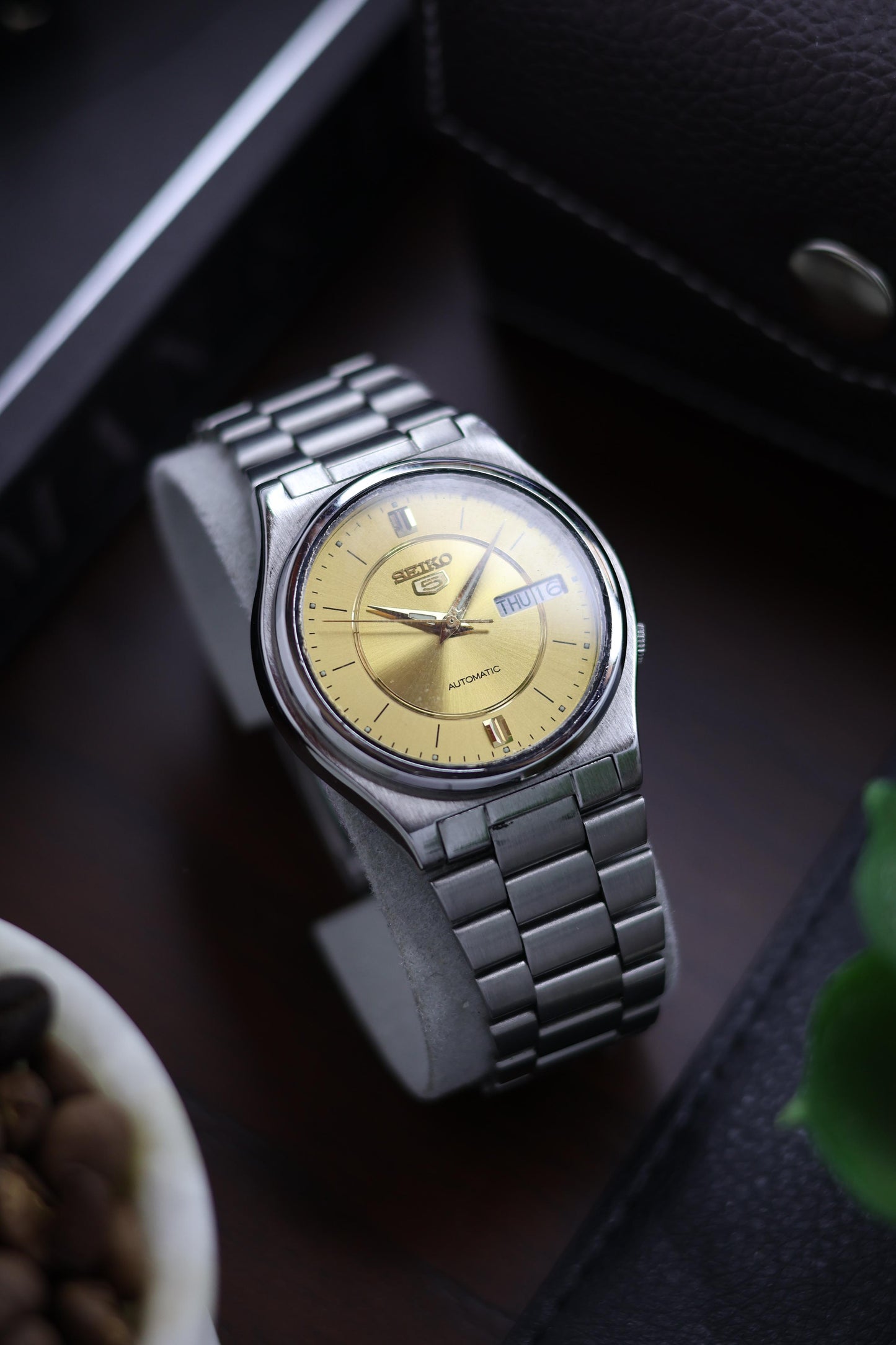 1983 Seiko 5 Gold Motif Dial - Automatic Vintage Watch (Pre Owned)