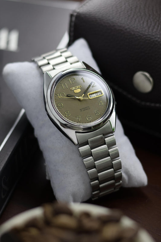 1982 Seiko 5 Grey Field Dial (Pre Owned)