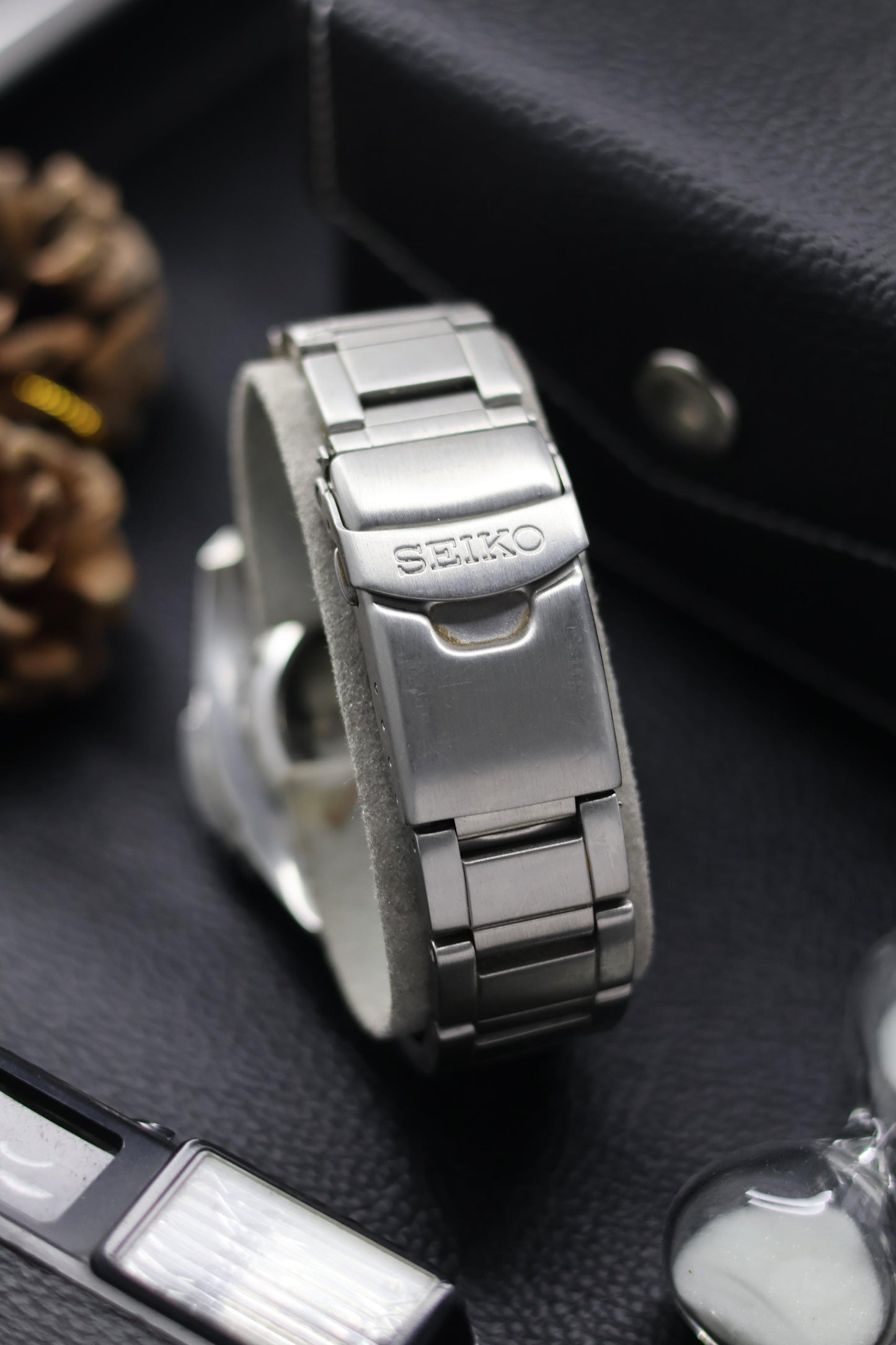 (Super Rare) Seiko 5 SPORTS 44mm 100M WR Black Dial with Glass Back & Rotating Compass Bezel - Automatic Vintage Watch (Pre Owned) - SE647