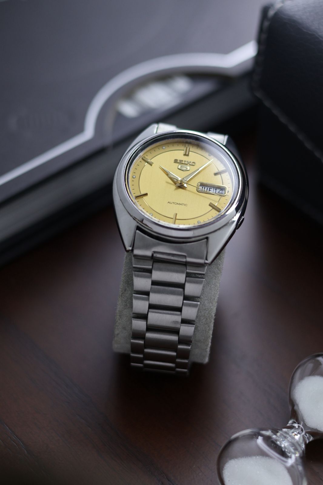 Seiko 5 Yellow Motif Dial with Glass Back - Automatic Vintage Watch (Pre Owned) - SE171